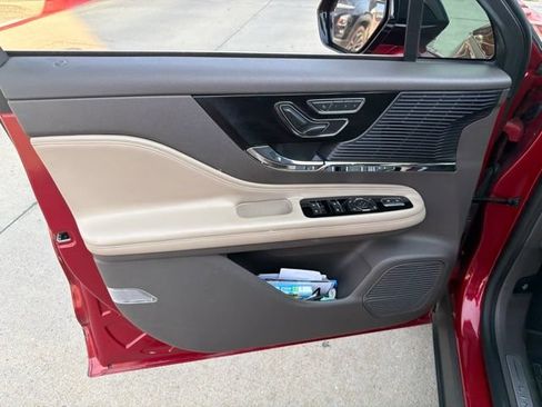 Used 2020 Lincoln Corsair FWD image 12