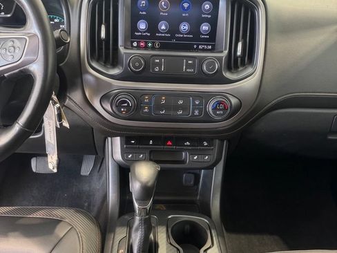 Used 2022 GMC Canyon AT4 AWD/4WD image 3