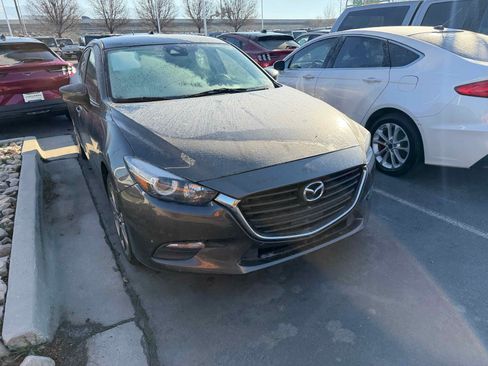 Used 2018 MAZDA MAZDA3 Touring image 4