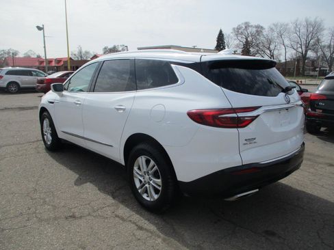 Used 2018 Buick Enclave Essence image 4