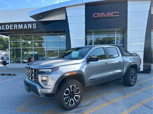 Certified 2025 GMC Canyon AT4 w/ Nightfall Edition AWD/4WD image 1