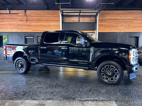 Used 2023 Ford F250 Platinum AWD/4WD image 1