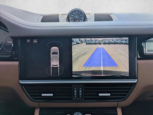 Used 2021 Porsche Cayenne Turbo image 14