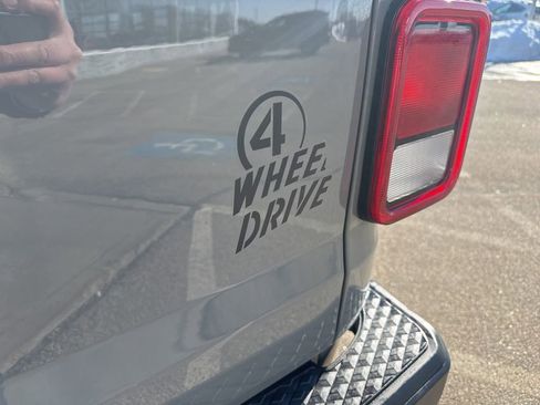 Used 2022 Jeep Gladiator Willys image 27