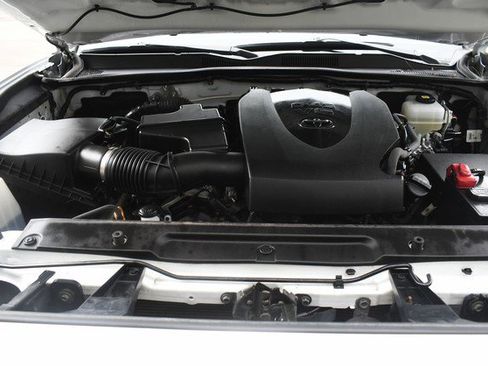 Used 2022 Toyota Tacoma TRD Off-Road image 29