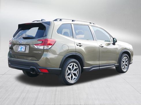 Used 2024 Subaru Forester Premium image 7