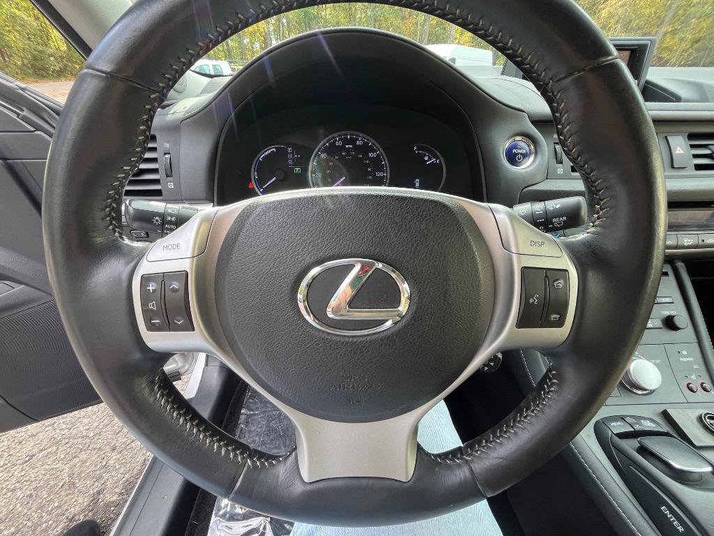 Used 2011 Lexus CT 200h Premium w/ Premium Audio Pkg FWD image 19