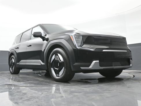 Used 2024 Kia EV9 Light image 35