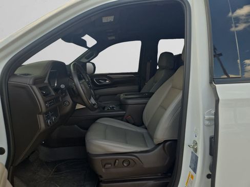 Used 2023 Chevrolet Tahoe Z71 w/ Luxury Package AWD/4WD image 9