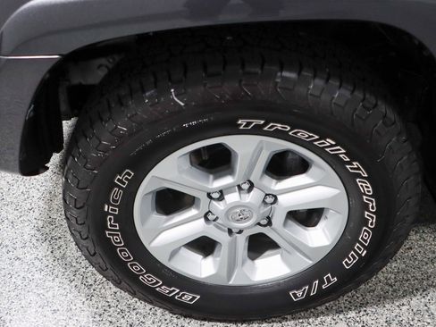 Used 2019 Toyota 4Runner SR5 image 11