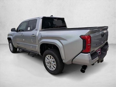 Used 2025 Toyota Tacoma SR5 image 9