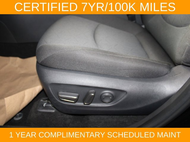 Used 2025 Toyota RAV4 XLE AWD/4WD image 18