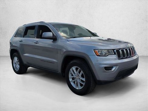 Used 2017 Jeep Grand Cherokee Laredo w/ Quick Order Package 2BE RWD image 3
