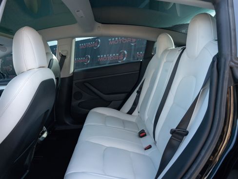 Used 2021 Tesla Model 3 Performance image 23