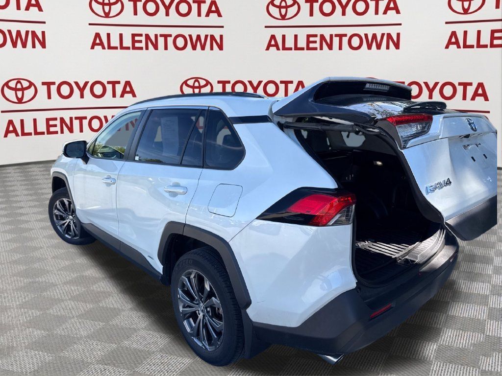 Used 2022 Toyota RAV4 XLE Premium AWD/4WD image 11