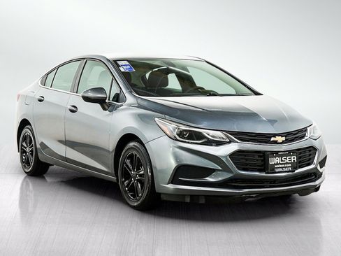 Used 2018 Chevrolet Cruze LT w/ LT Convenience Package FWD image 7