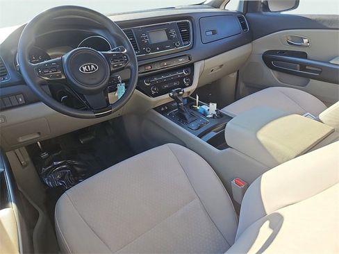 Used 2016 Kia Sedona LX w/ LX Convenience Package image 11
