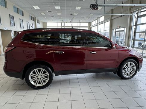 Used 2015 Chevrolet Traverse LT w/ Style and Technology Package image 6
