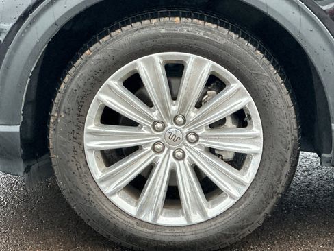 Used 2021 Ford Explorer King Ranch w/ Premium Technology Package image 25