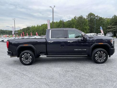Used 2024 GMC Sierra 2500 Denali Ultimate AWD/4WD image 2