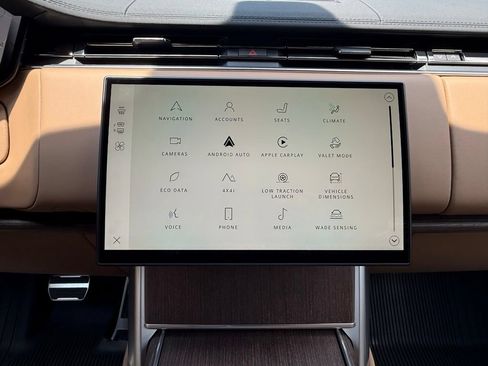 New 2026 Land Rover Range Rover Long Wheelbase SE AWD/4WD image 22