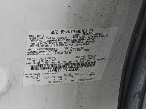 Used 2015 Lincoln MKS AWD image 22