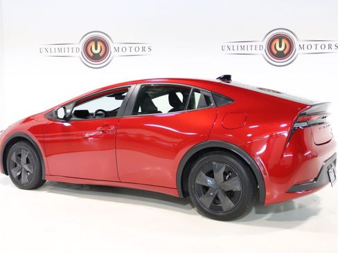 Used 2026 Toyota Prius LE FWD image 3