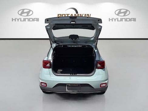 Certified 2025 Hyundai Venue SE FWD image 21