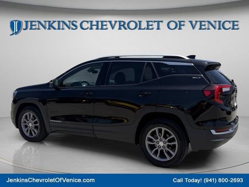 Used 2023 GMC Terrain SLT AWD/4WD image 8