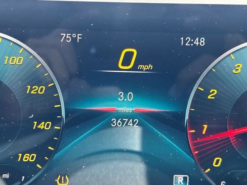 Used 2021 Mercedes-Benz GLA 250 4MATIC w/ AMG Line Exterior image 15