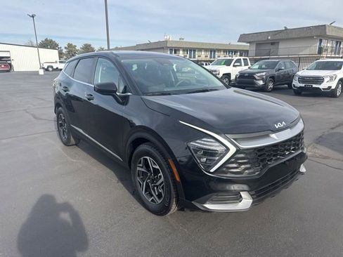 Used 2024 Kia Sportage LX image 1