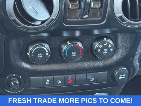 Used 2018 Jeep Wrangler Unlimited Sport AWD/4WD image 18
