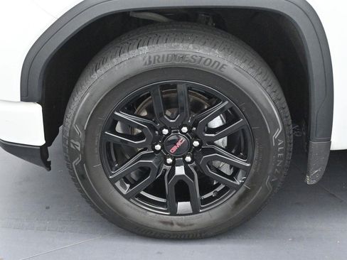Used 2024 GMC Sierra 1500 Elevation w/ Preferred Package AWD/4WD image 31