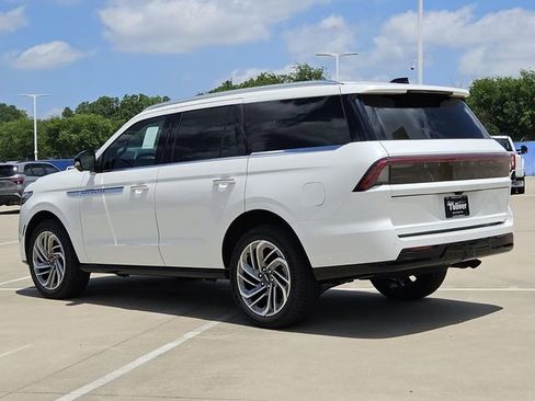 New 2026 Lincoln Navigator Reserve AWD/4WD image 6