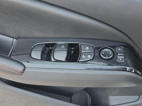 Used 2025 Nissan Altima 2.5 SR FWD image 25