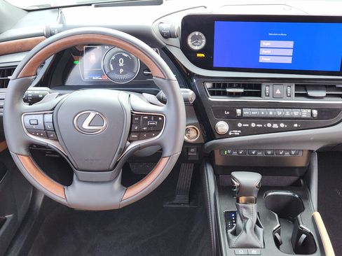 Used 2024 Lexus ES 300h Ultra Luxury w/ Accessory Package (Z2) FWD image 36