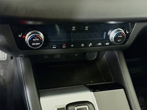 Used 2022 Mitsubishi Outlander SEL image 8