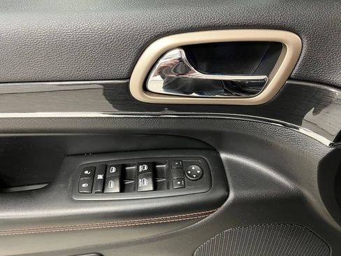 Used 2017 Jeep Grand Cherokee Limited 75th Anniversary AWD/4WD image 24
