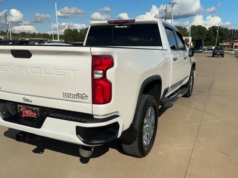 Used 2024 Chevrolet Silverado 2500 High Country w/ High Country Premium Package AWD/4WD image 6