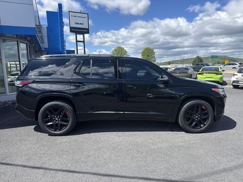 Used 2021 Chevrolet Traverse Premier w/ Redline Edition AWD/4WD image 2