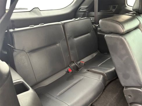 Used 2023 Mitsubishi Outlander SE image 18