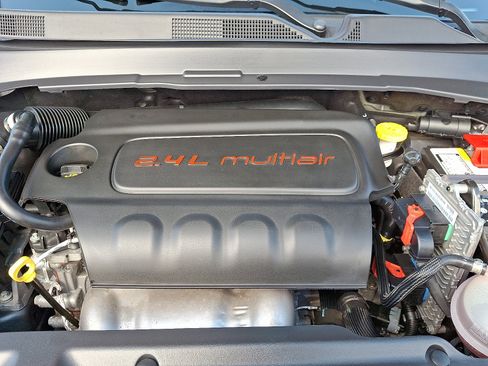 Used 2022 Jeep Compass Latitude AWD/4WD image 27