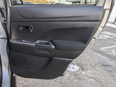 Used 2018 Mitsubishi Outlander Sport ES image 31