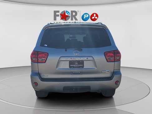 Used 2016 Toyota Sequoia SR5 w/ Premium Package image 4