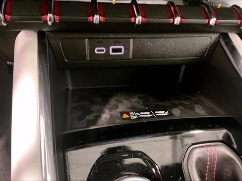 Used 2024 GMC Canyon AT4X image 27