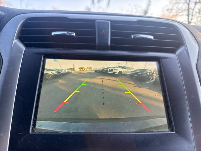 Used 2020 Ford Fusion SE FWD image 11