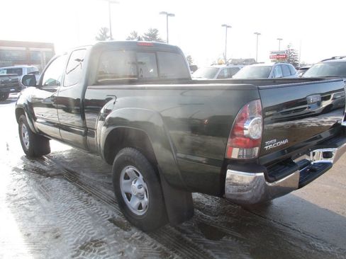 Used 2014 Toyota Tacoma Base 4x4 4dr Access Cab 6.1 ft image 4