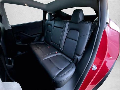 Used 2022 Tesla Model Y Performance image 27