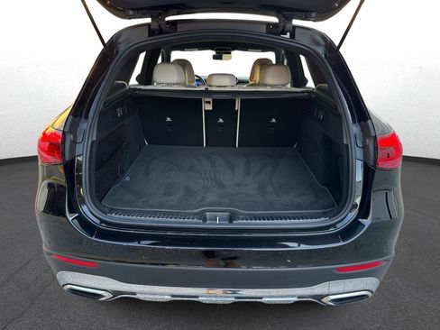 Used 2024 Mercedes-Benz GLC 300 4MATIC image 11