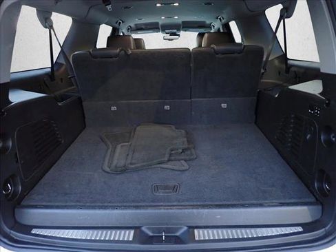 Used 2015 Chevrolet Suburban LT w/ Luxury Package image 8